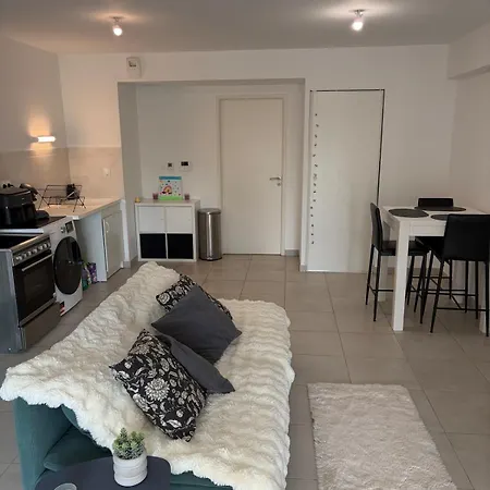 Confortable Loggia Et Salle De Bain Privative * Hyères