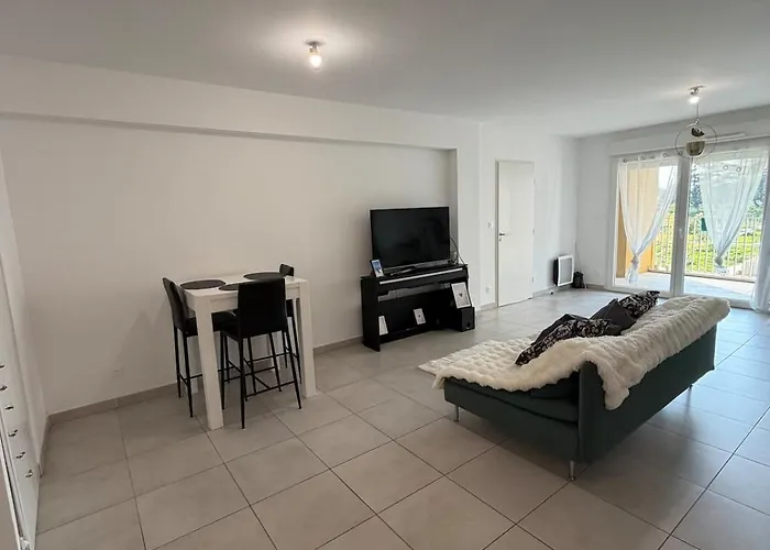 Confortable Loggia Et Salle De Bain Privative شقة Hyères