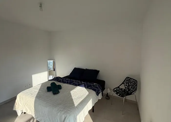 Διαμέρισμα Confortable Loggia Et Salle De Bain Privative