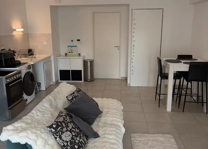 Confortable Loggia Et Salle De Bain Privative * Hyères